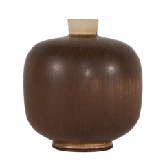 #935 Stoneware Vase by Berndt Friberg